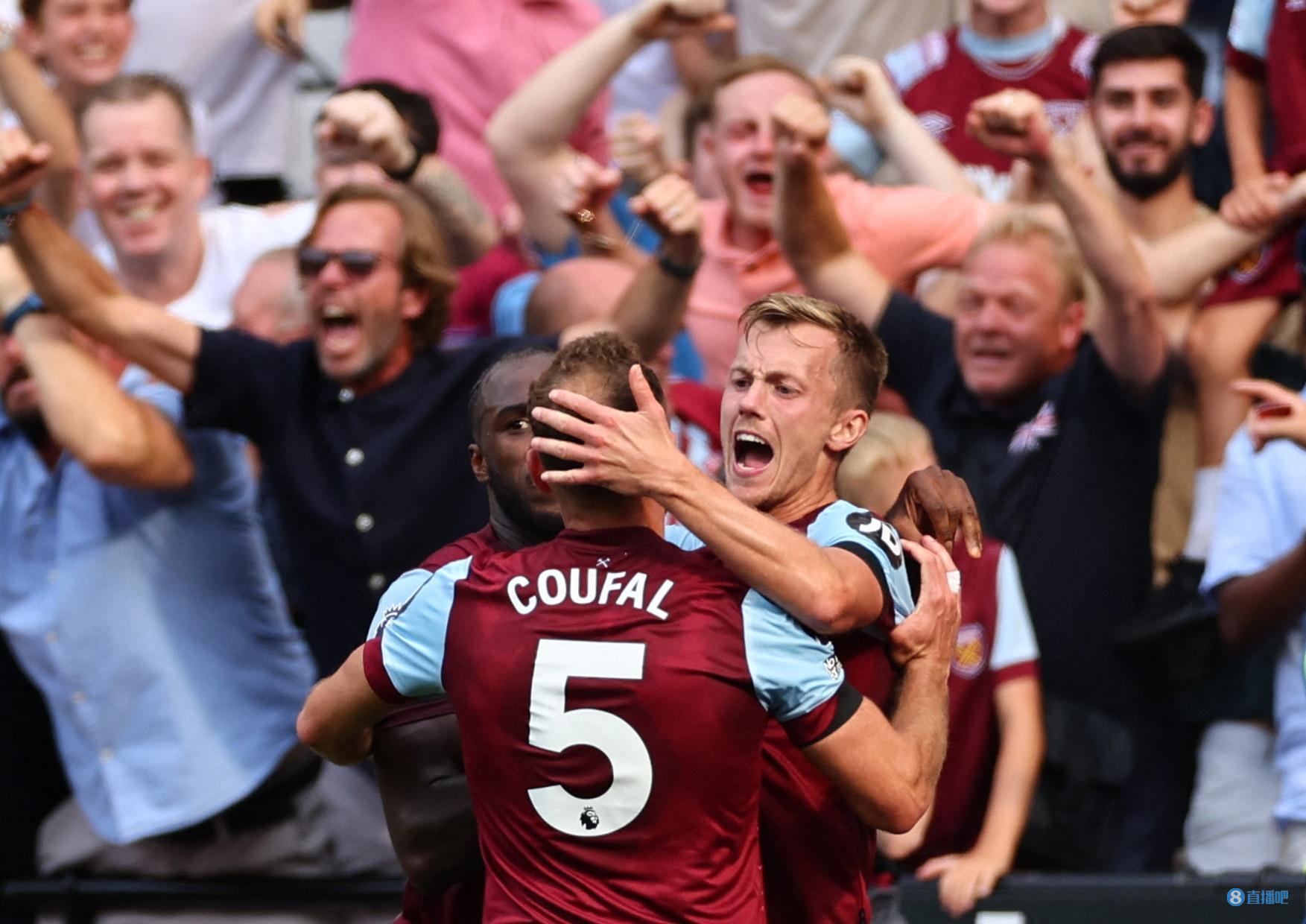 足球的拼搏 足球的拼搏